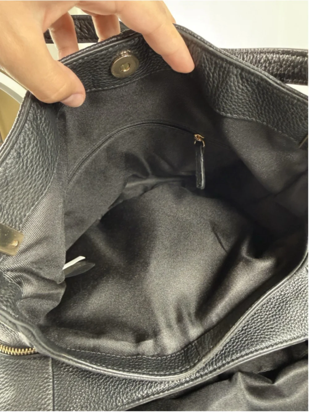 Vince Camuto Rhys black Tote Shoulder Bag hobo-style new